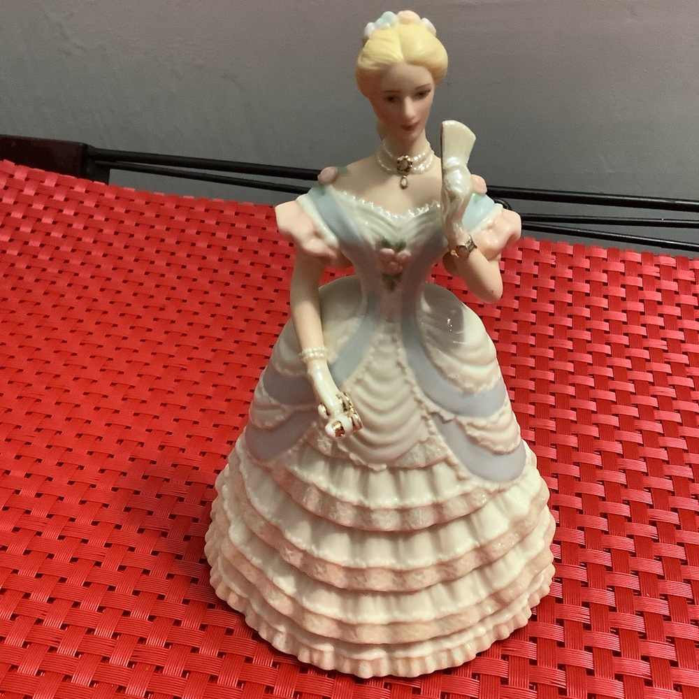 Lenox Southern charm figurine